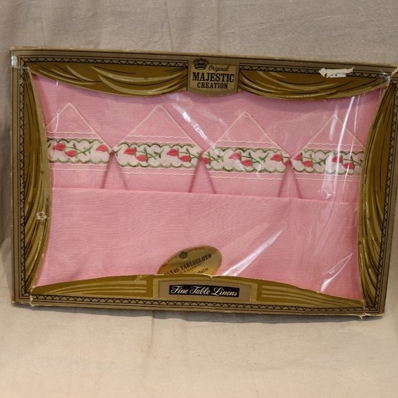Vintage Majestic Creations Pink Tablecloth and Napkin Set NOS 45" x 45" - Picture 2 of 13
